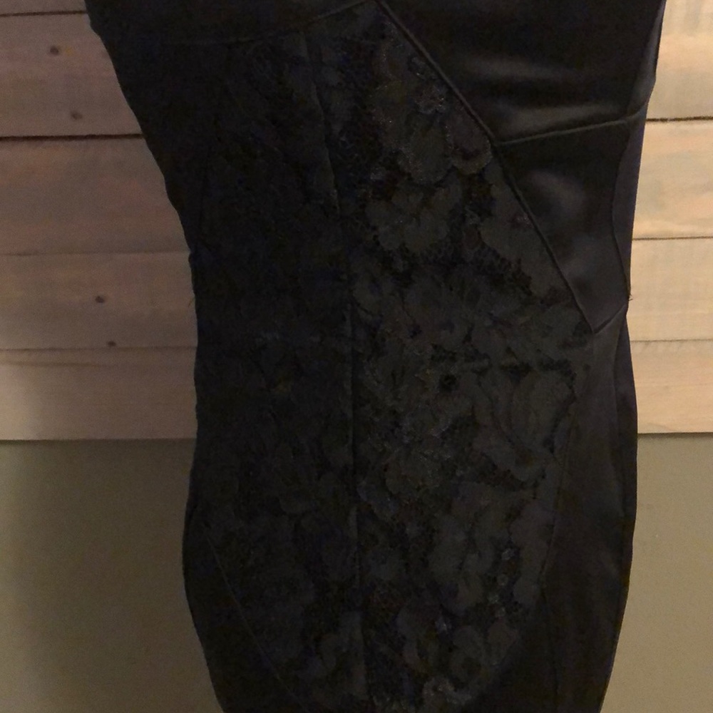 Bebe Dress - Picture 4 of 7